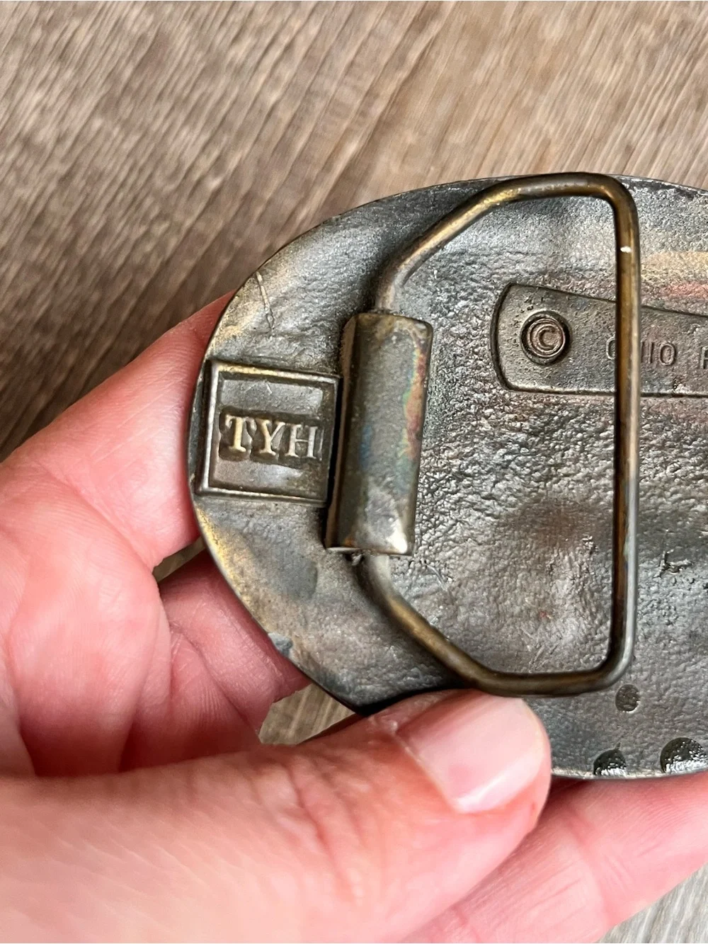 N/A oval metal